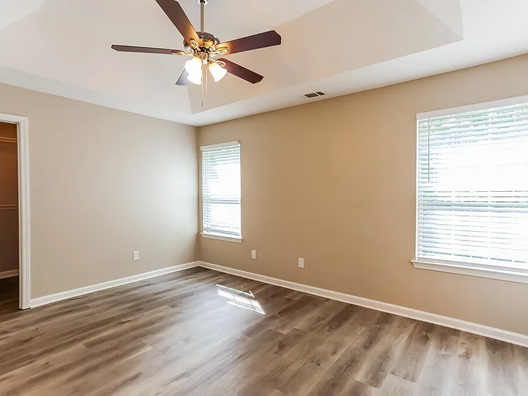 7317 Essex Dr — Photo 12