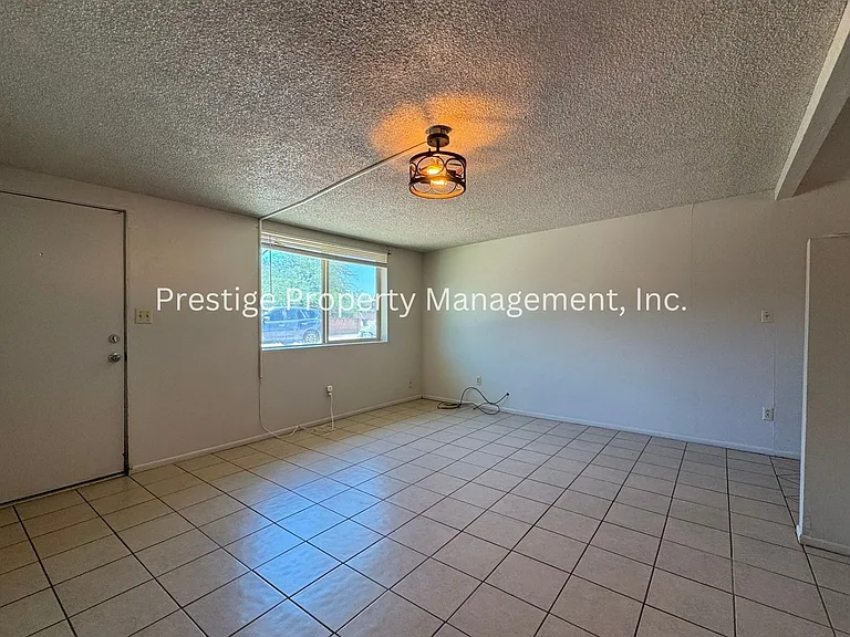 2302-2312 N Ralph Ave — Photo 6