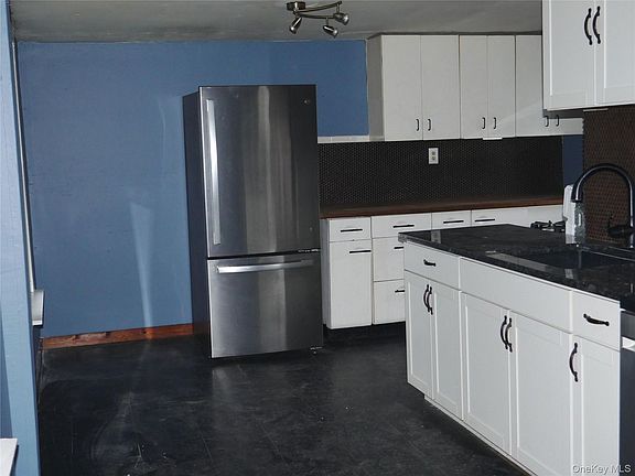 4th image of 19 Main St APT 4
