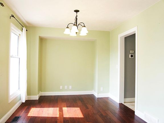 4th image of 15662 Lafayette Ave