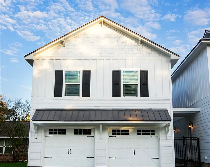 701 Hereford St #A — Photo 1