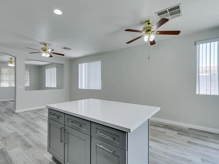 5647 Indian Springs St — Photo 8