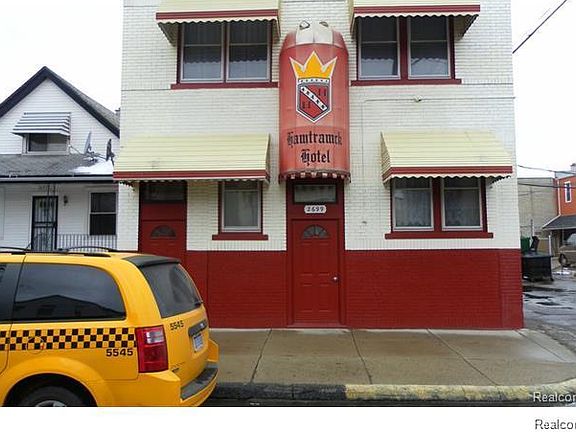 2nd image of 2699 Holmes St