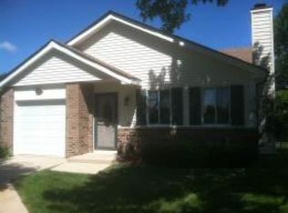 1349 Charger Ct, Carol Stream, IL 60188