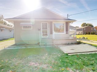 1852 Robindale St, Wickliffe, OH 44092