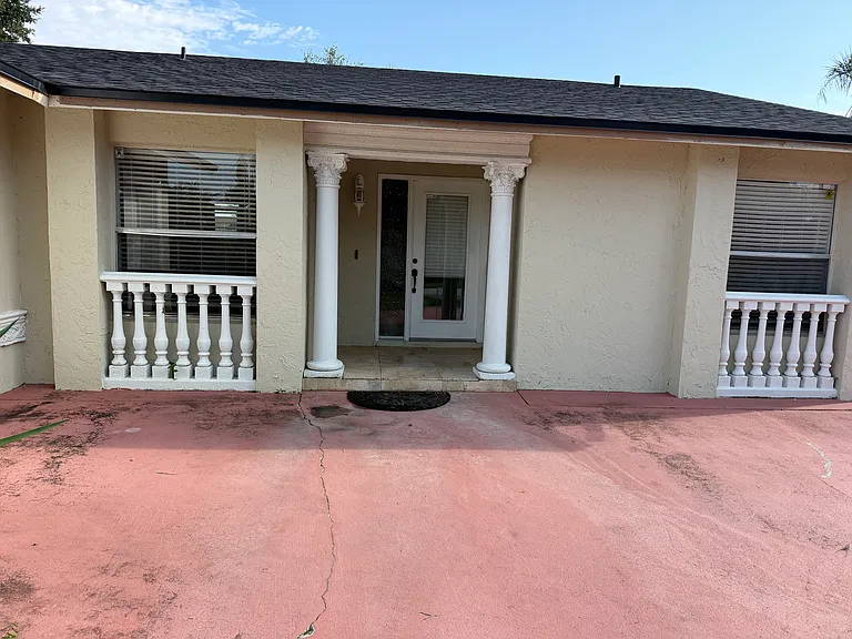 437 Cart Ct — Photo 2