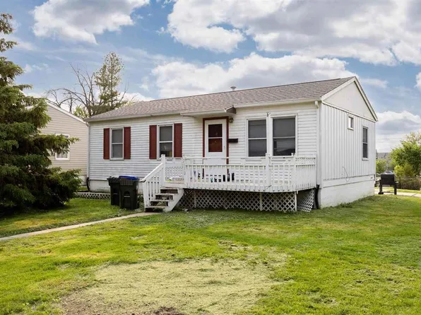 2112 Miami Dr, Iowa City, IA 52240