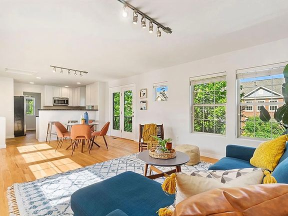 3rd image of 2270 Valentia St