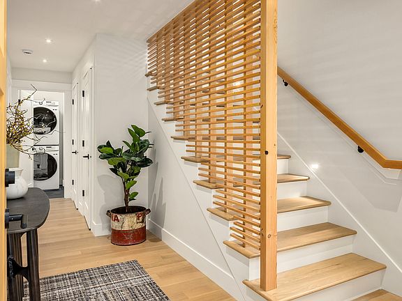 4th image of 506 Groos Ln