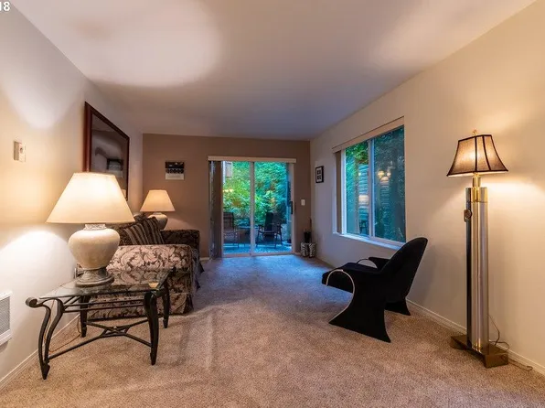 5156 SW Multnomah Blvd APT A, Portland, OR 97219