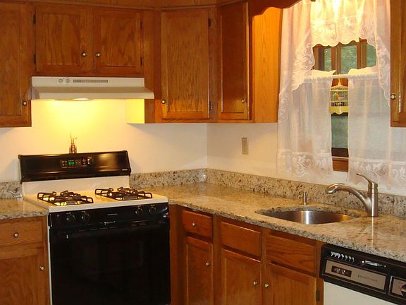 4th image of 125 Rogers St
