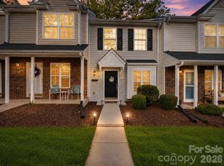 12318 Hennigan Place Ln, Charlotte, NC 28214