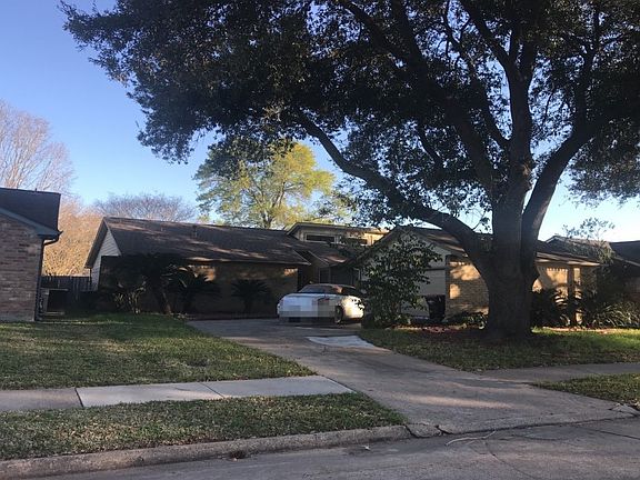 3rd image of 21306 Park Mount Dr