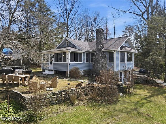2nd image of 104 Lane Ct