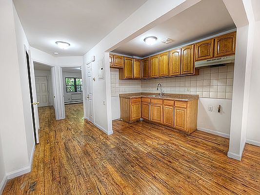 2nd image of 145 Tompkins Ave APT 2