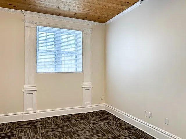421 University Ave — Photo 15