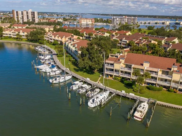 547 Sandy Hook Rd, Treasure Island, FL 33706