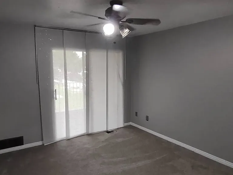 9118 S Scirlein Dr — Photo 16