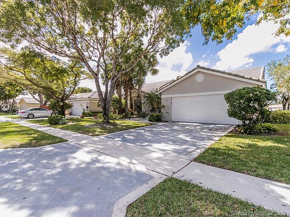 2nd image of 8927 Brittany Lakes Dr