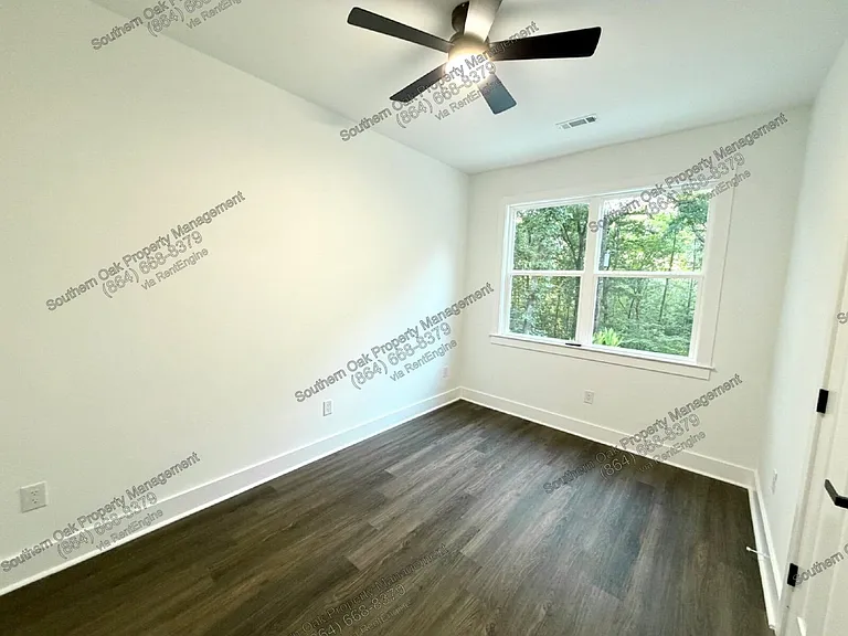 306 Hickory Trl — Photo 12