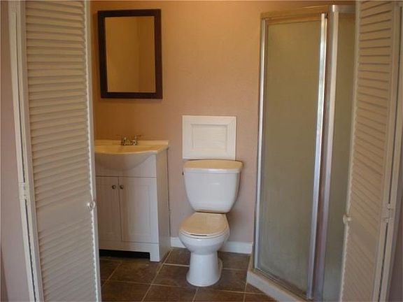 5th image of 937 E Krueger Ln