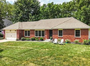 2524 W 90th St, Leawood, KS 66206