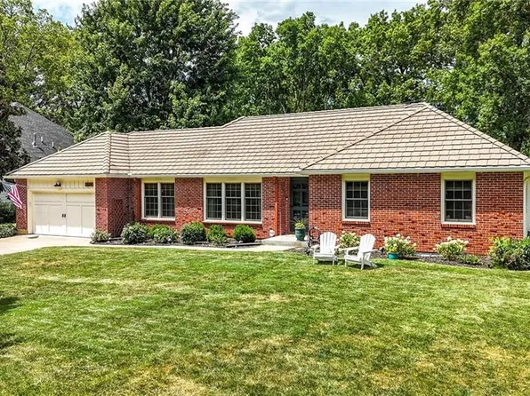 2524 W 90th St, Leawood, KS 66206