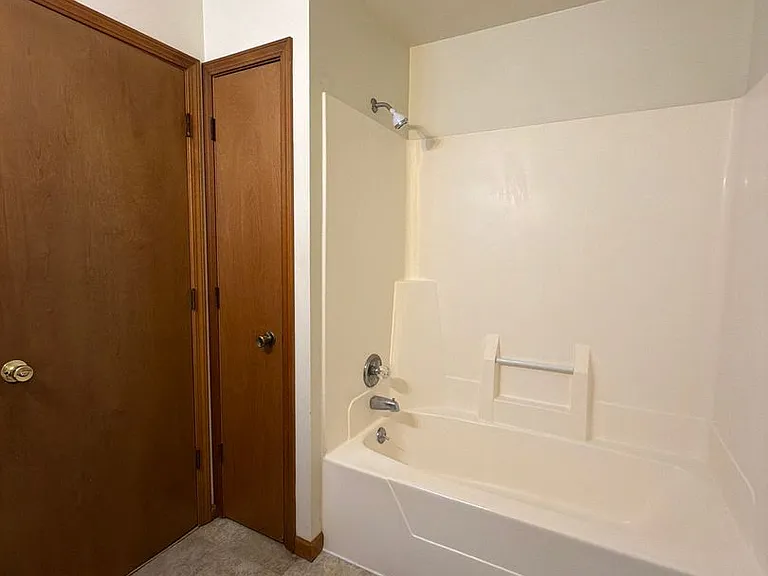 201 Stonewall Ct — Photo 16