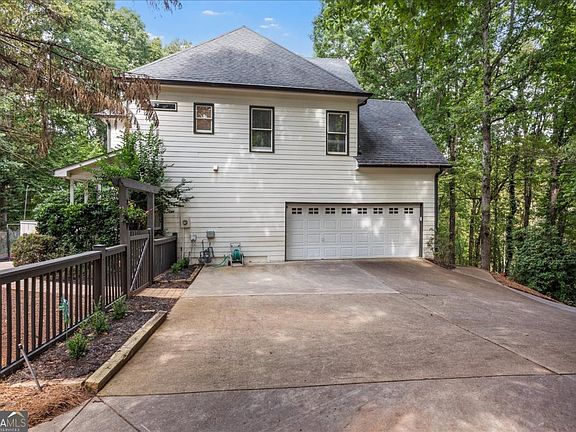 2nd image of 1520 Timber Trce