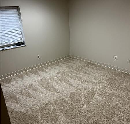 5th image of 3700 Holly Ln