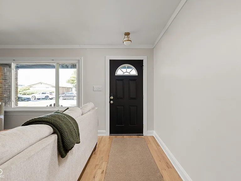 10605 Penn Dr — Photo 3