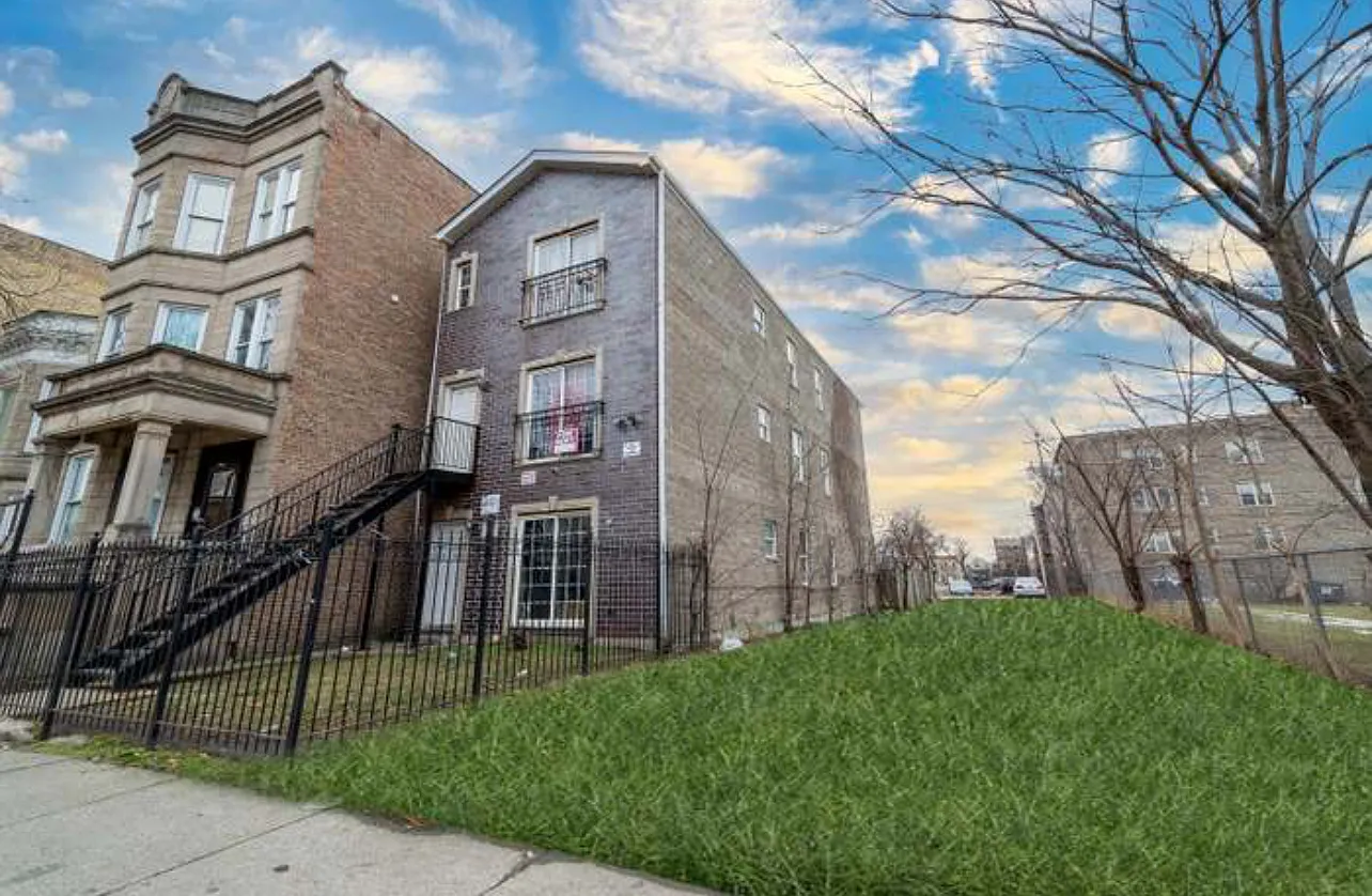 3 bed, 1300 sqft, $2,000 — Photo 2
