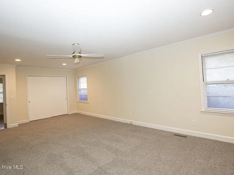 345 E New Hampshire Ave — Photo 41