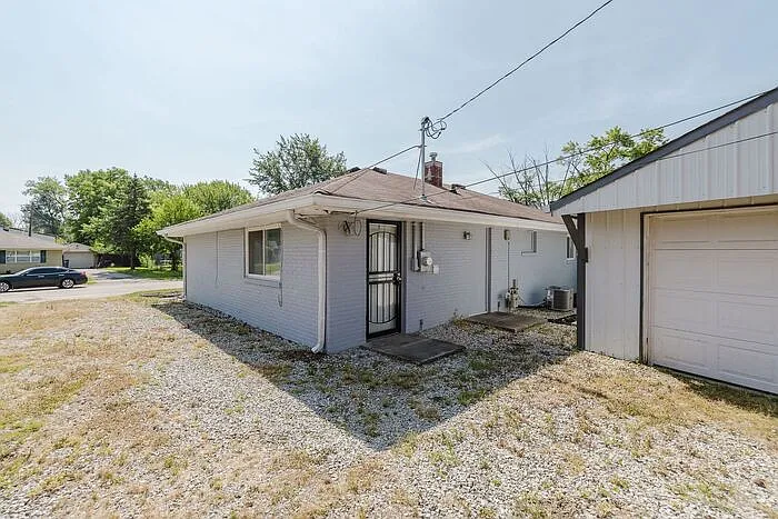 1530 S Drexel Ave — Photo 20