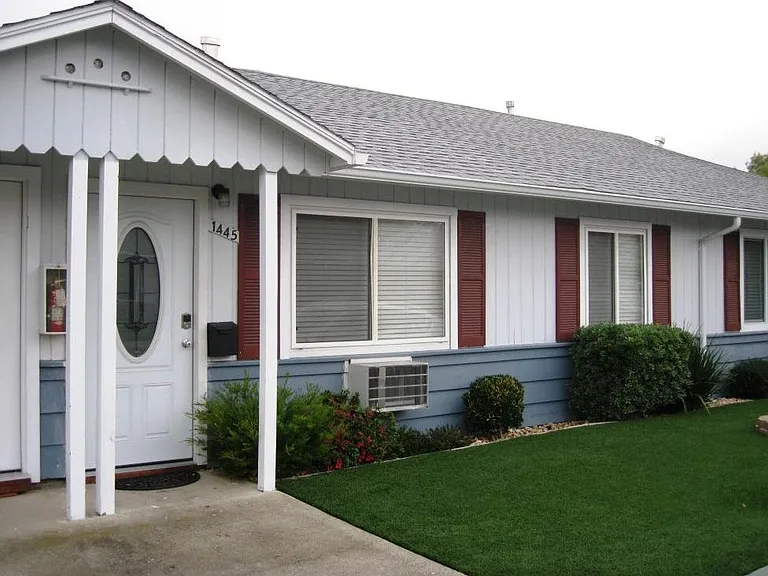 1445 Carleton Dr — Photo 1