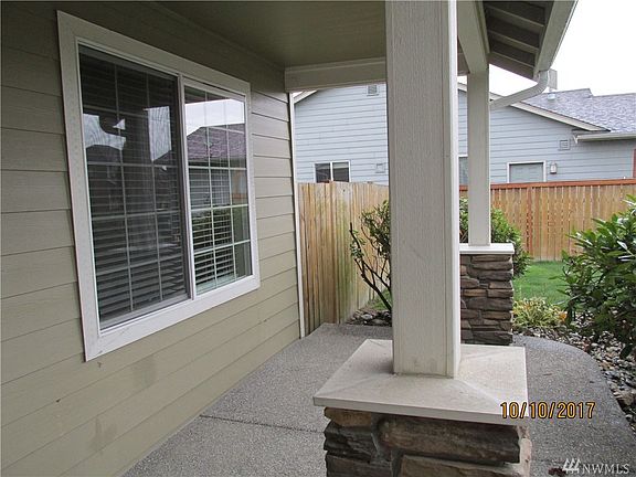 2nd image of 692 Hamlin Pl