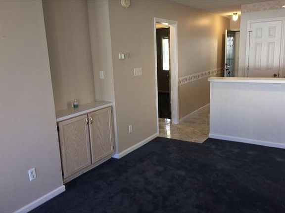 5th image of 213 Landing Rd APT A