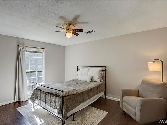 5th image of 2218 28th St E