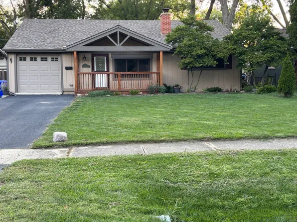 122 N Woodlawn St, Wheaton, IL 60187