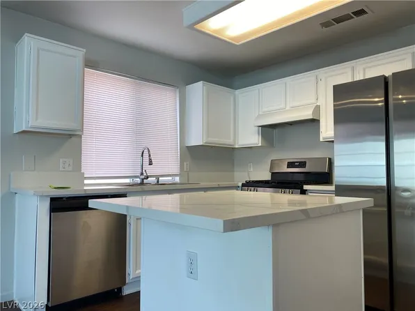 1904 Cedar Bluffs Way, Las Vegas, NV 89128