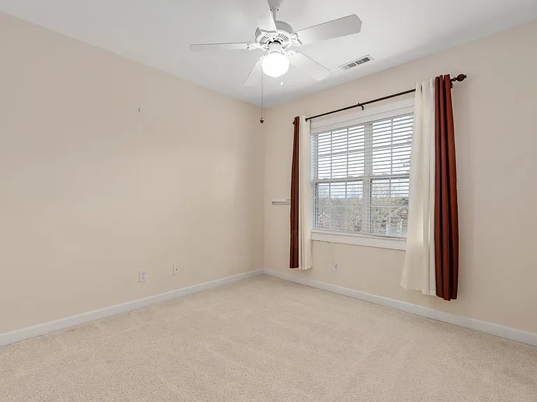 11415 Fountaingrove Dr — Photo 29