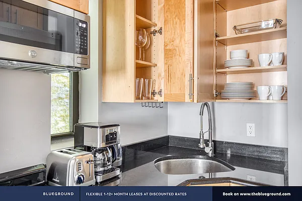 Rented by The Blueground | media 40