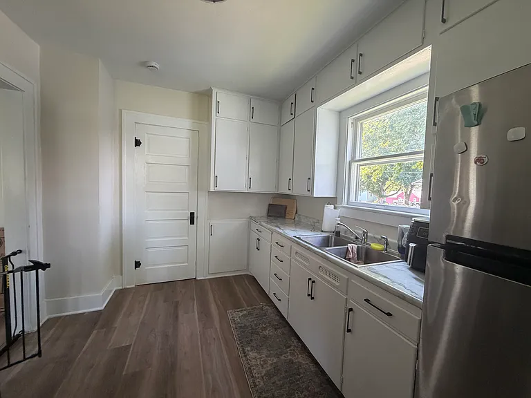 320 4th St — Photo 12