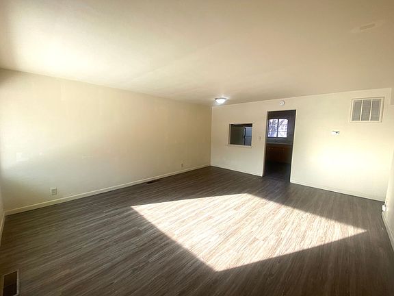4th image of 312 Buena Vista Ave APT 5