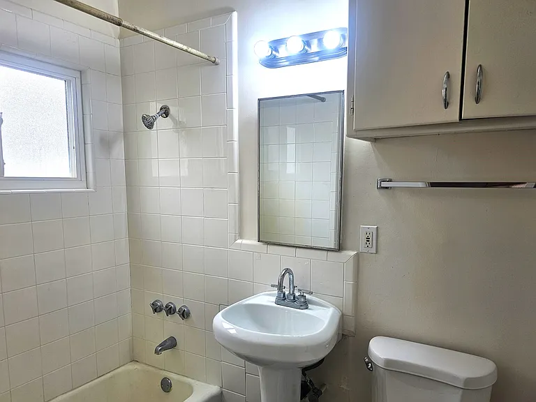 56 N Parkwood Ave #2 — Photo 7
