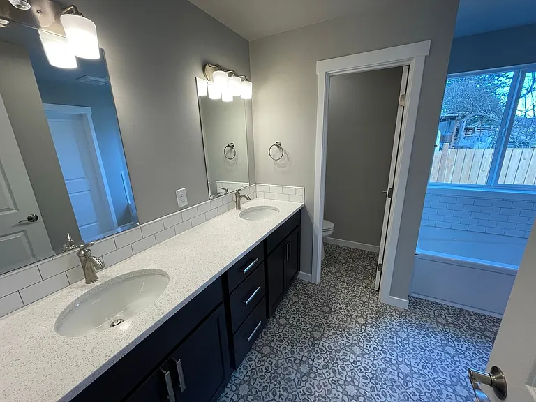 2707 Oakes Ave — Photo 16