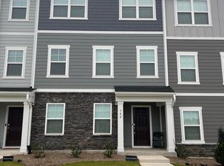 342 Leland Crest Dr, Apex, NC 27539
