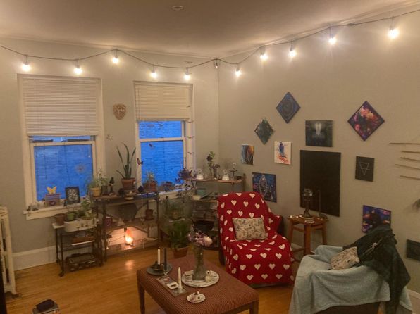 306 Division St S #3