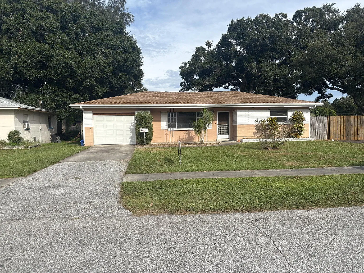 2 bed, 1.5 bath, 1150 sqft, $1,900 — Photo 1