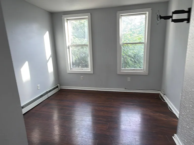 19 Orient Ave #2F — Photo 8
